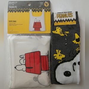 Peanuts Snoopy Crew Socks And YOOBI X Peanuts FoldableTote Bag Gift Set NWT